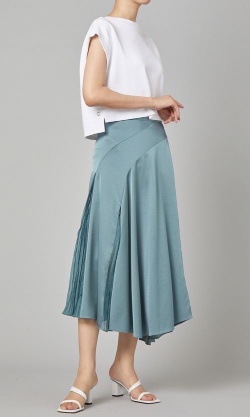 バイアスカットドレープスカート