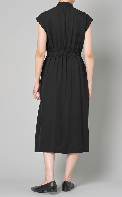 スタンドカラーフロントジップワンピース