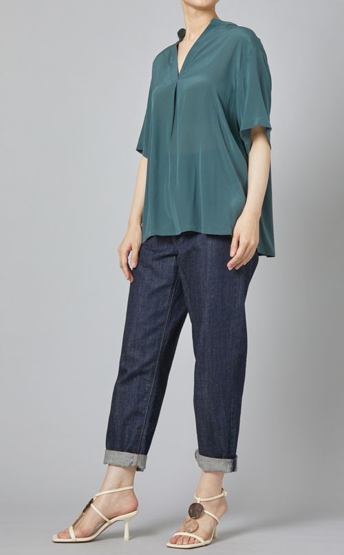 シルクVネックブラウス