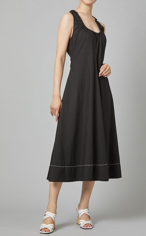 Uネックロングフレアワンピース