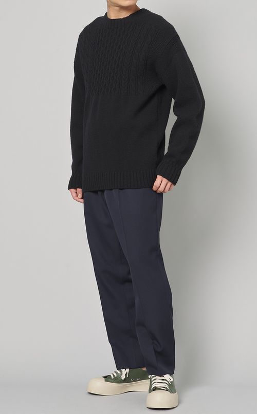 ウールケーブルクルーネックニット