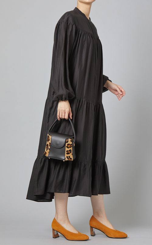 ボリュームスリーブティアードワンピース