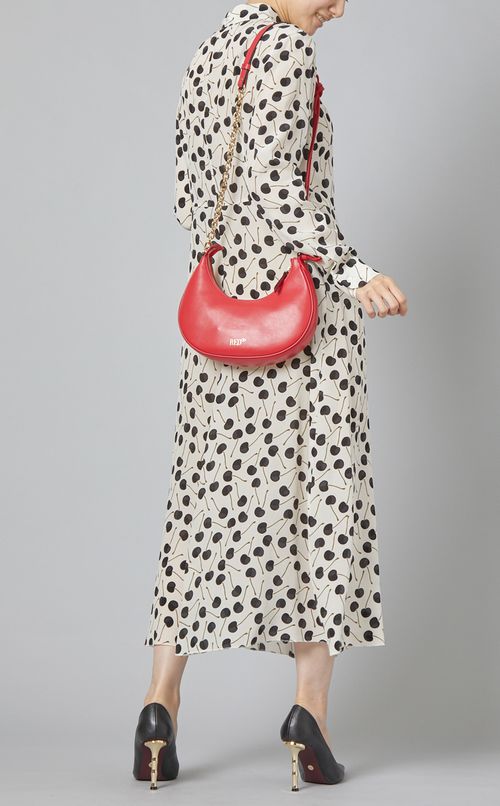 ラウンドレザーショルダーバッグ