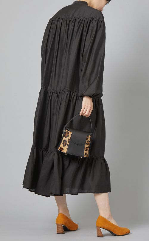 ボリュームスリーブティアードワンピース