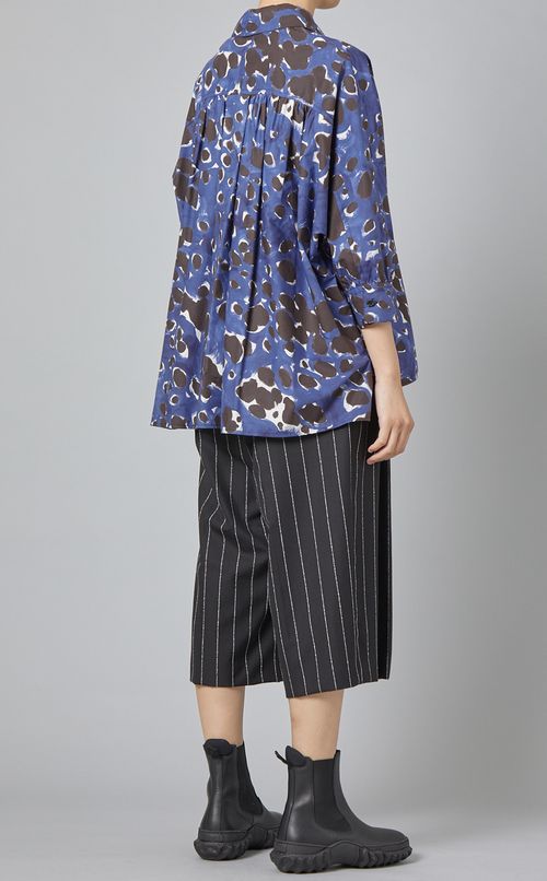 バックギャザープリントブラウス