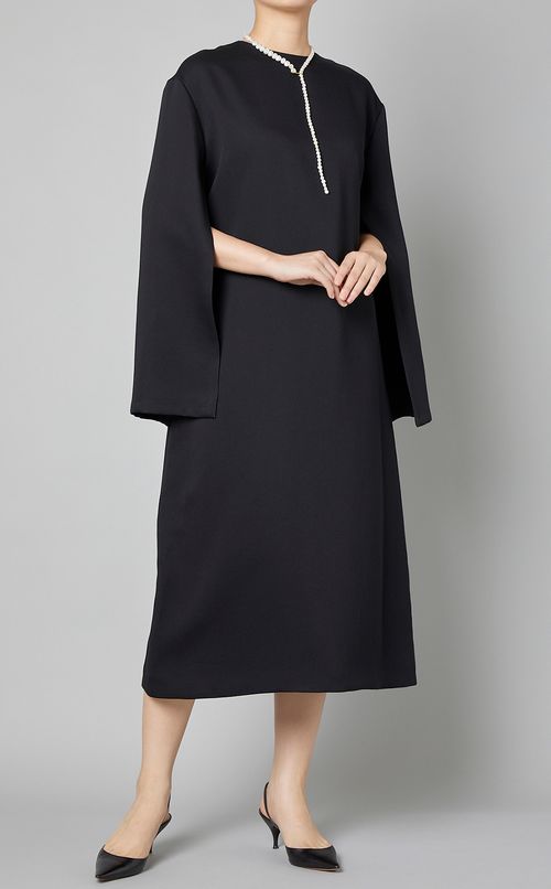 ビスコースサテンケープスリーブドレス