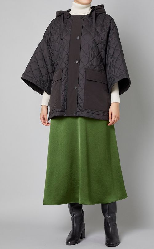 サテンVネックフレアワンピース