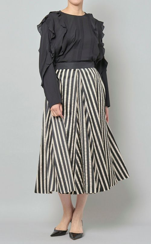 ラッフルタックプルオーバーブラウス