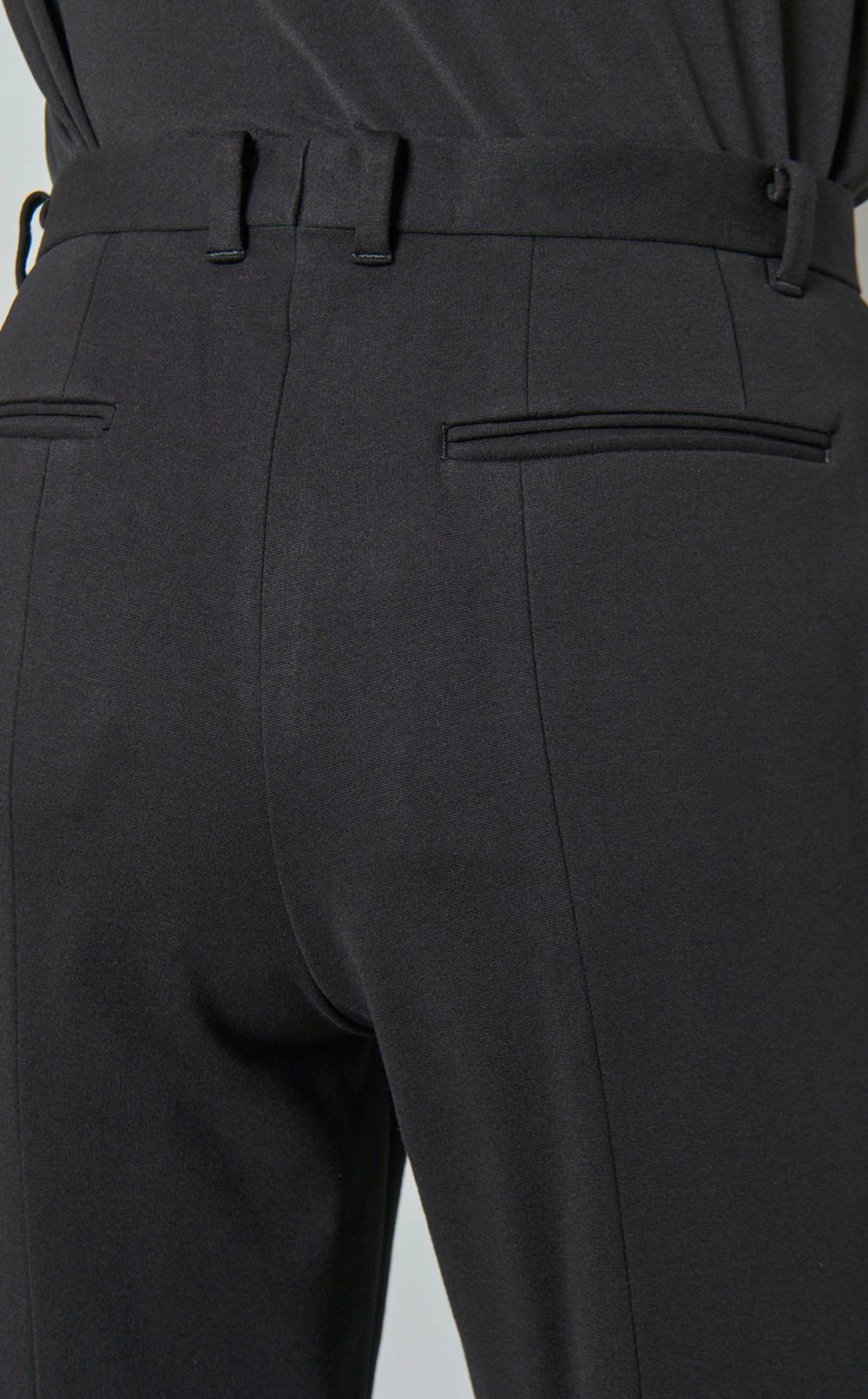 テーパードシガレットパンツ