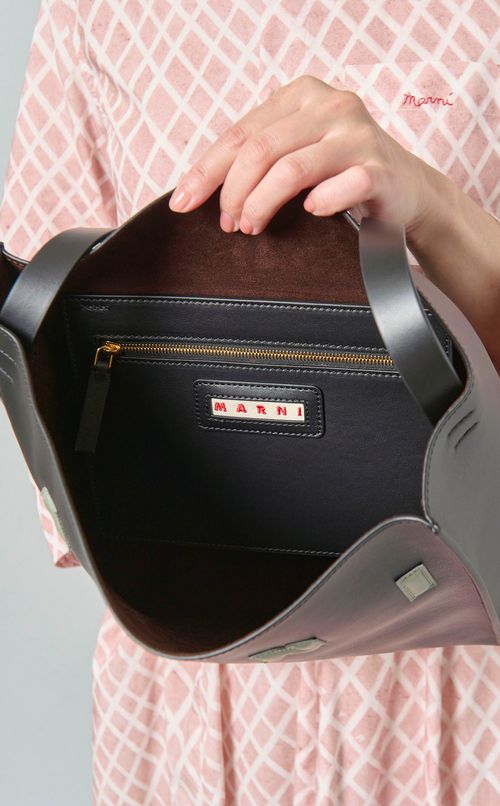 MUSEOロゴエンボスホーボーバッグ