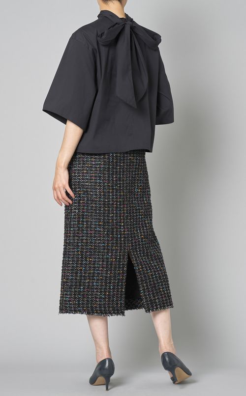 ハーフスリーブコサージュタイブラウス