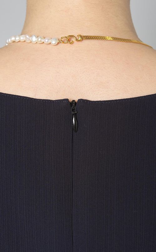 スネークチェーンハーフパールネックレス