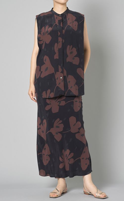 フラワープリントスリーブレスブラウス