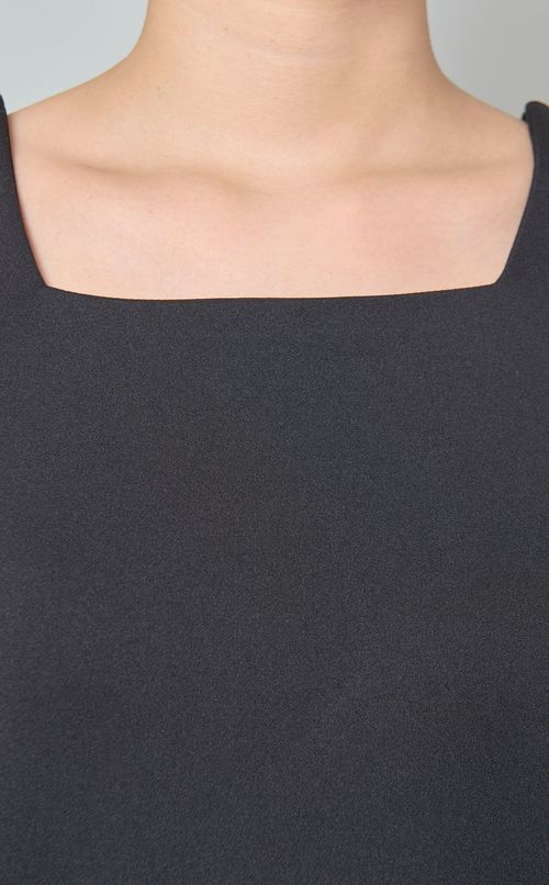 袖フリルポンチワンピース