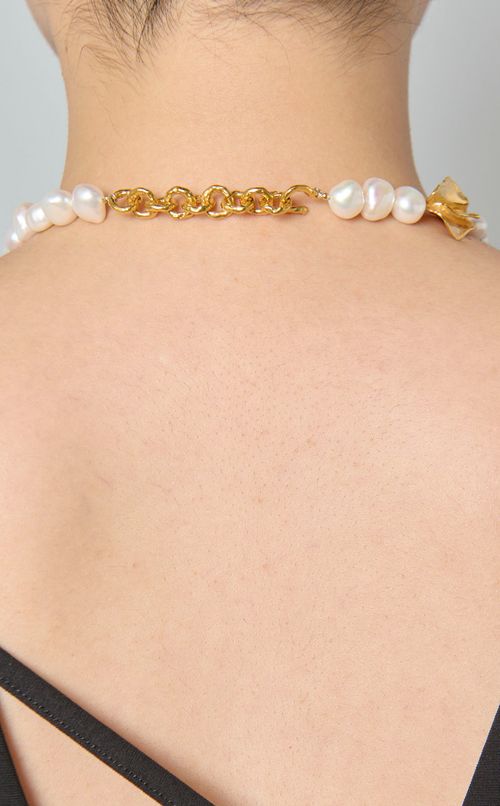 ローズモチーフパールネックレス