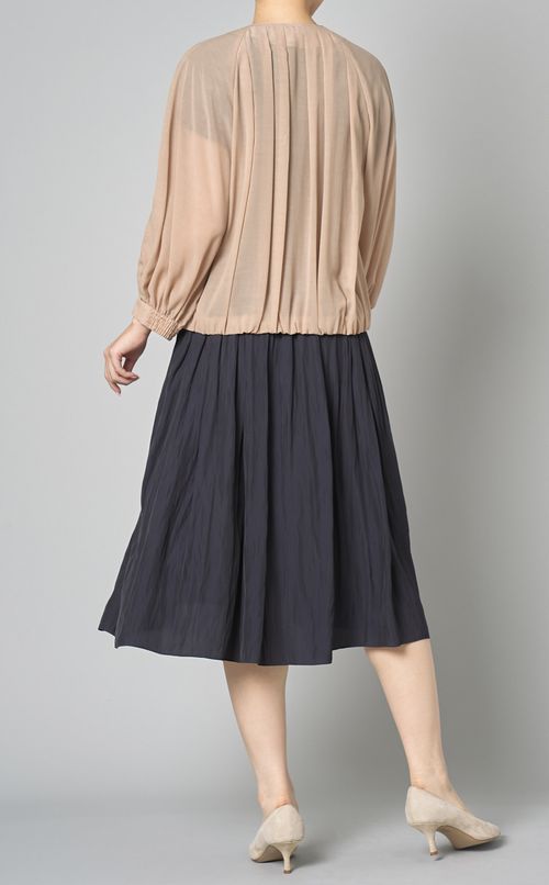 ノーカラーシアーブルゾン