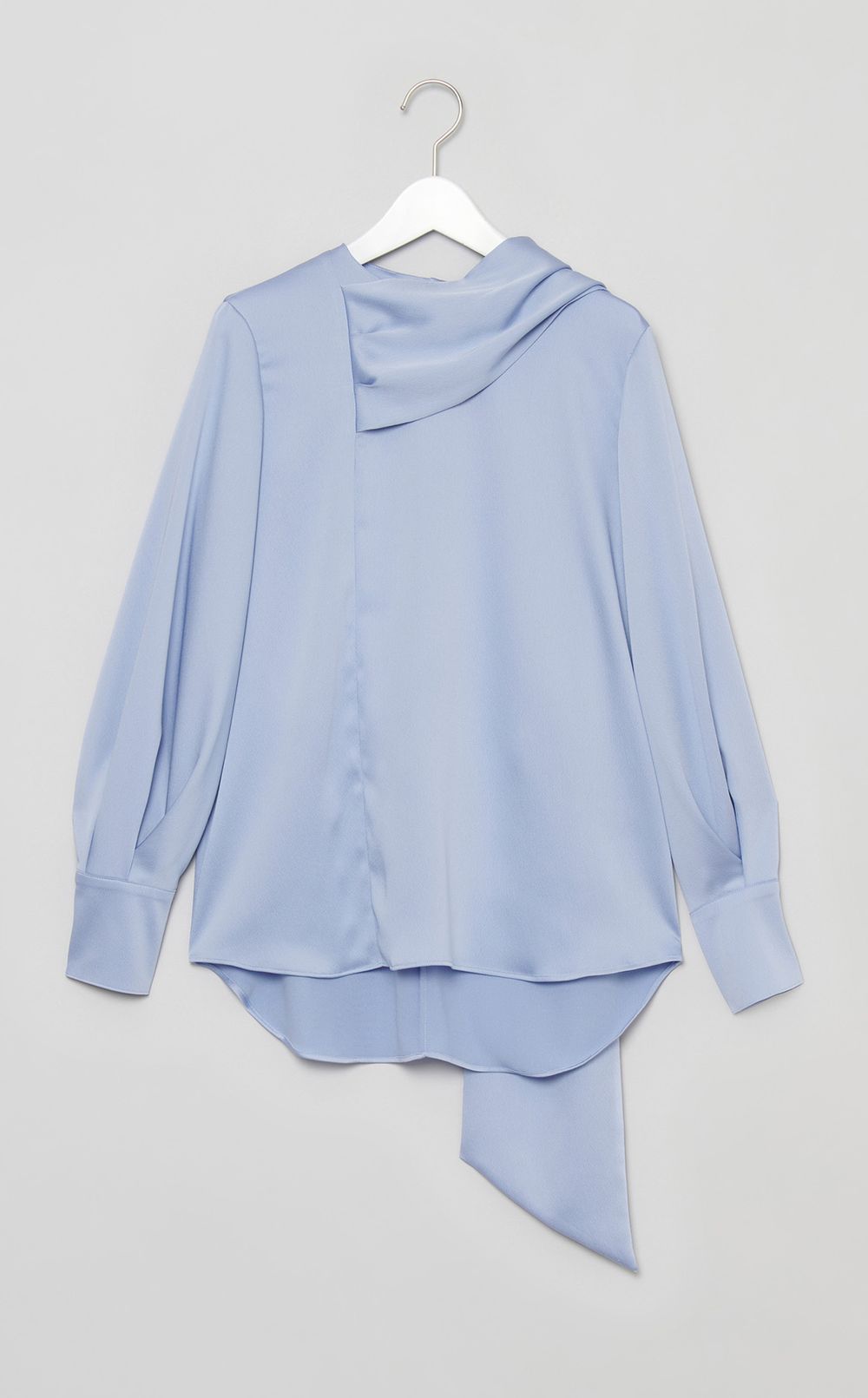 サテンボウタイブラウス