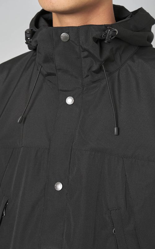 マウンテンウインドコート