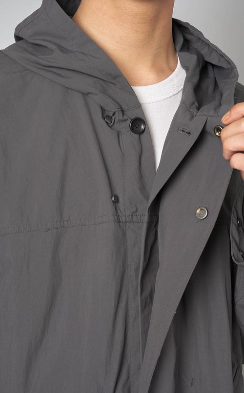 ニュートラルフーデッドブルゾン