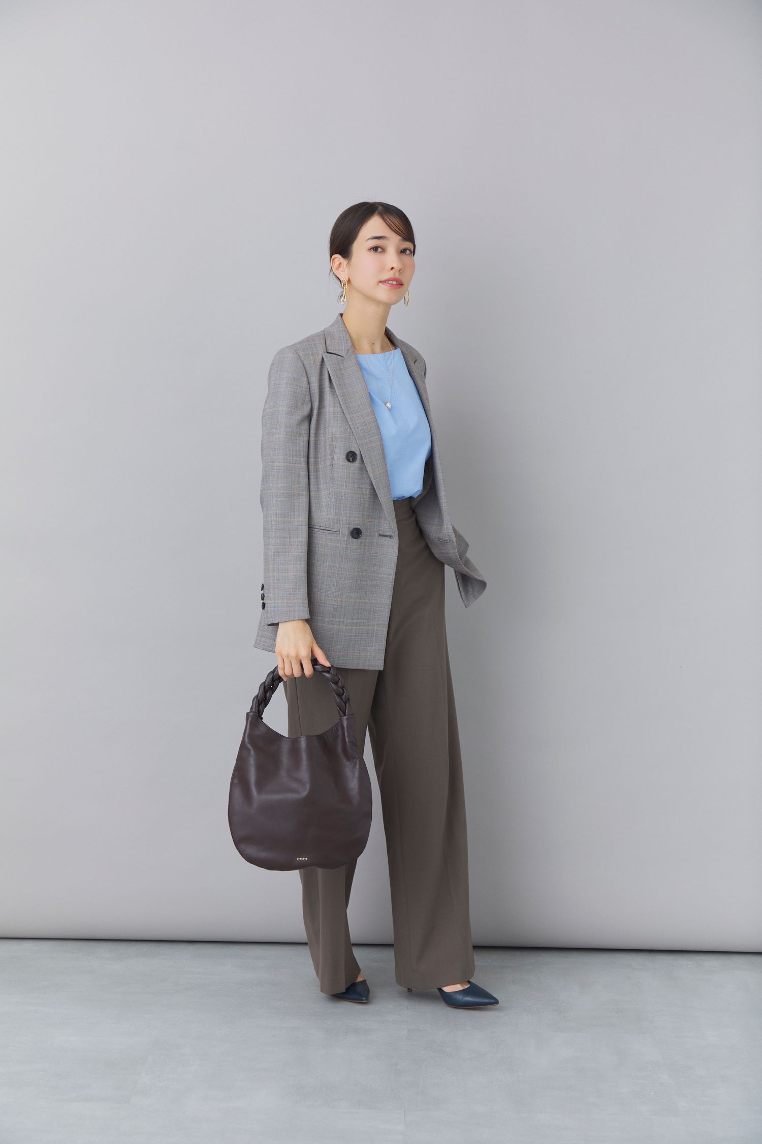 9月の通勤におすすめのブラウス×ジャケット×パンツ