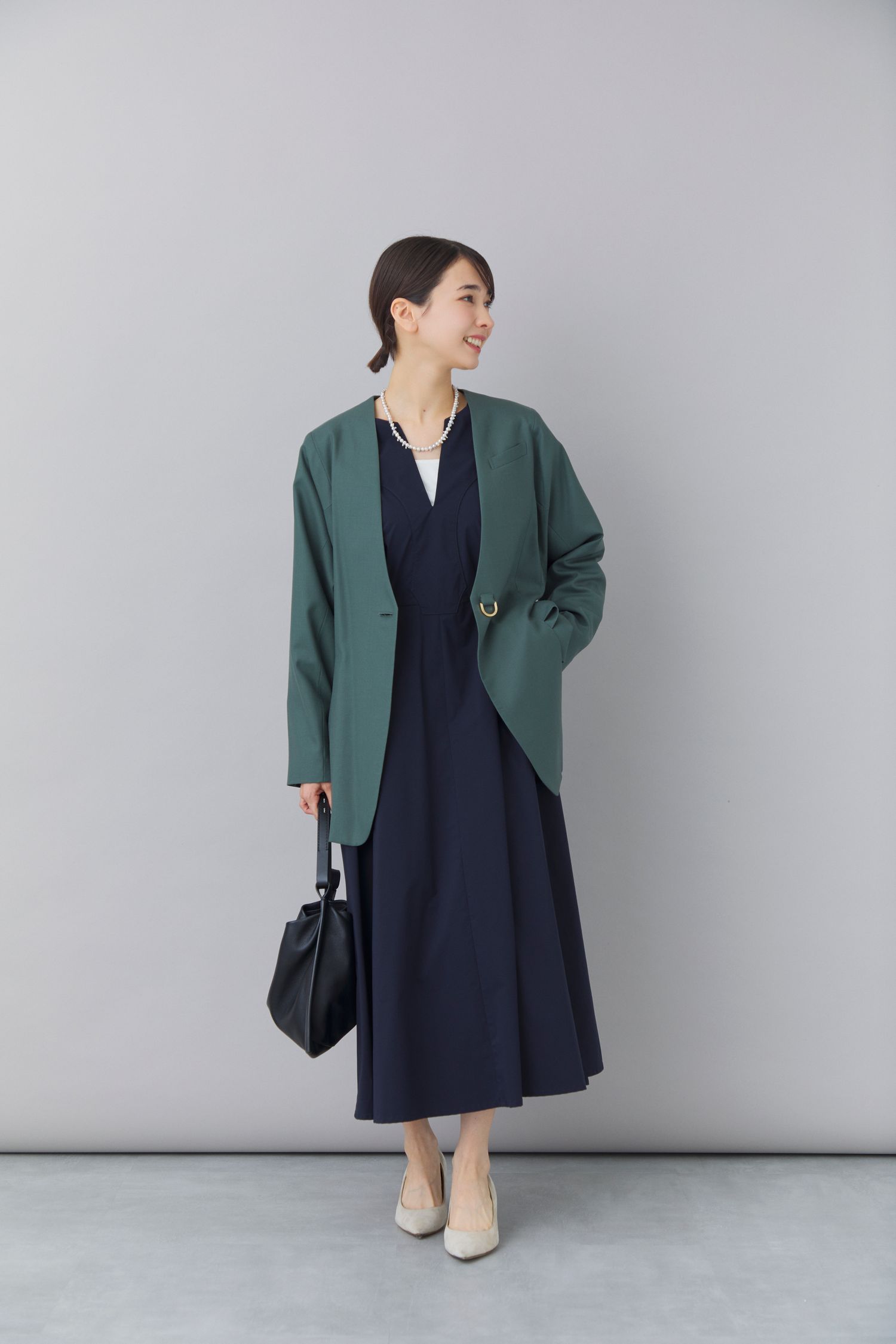 9月の通勤におすすめのワンピース×ジャケット