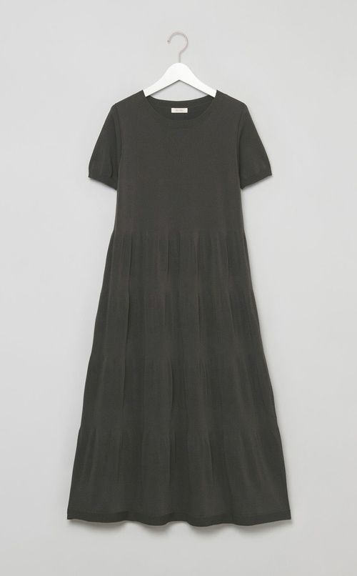 ハーフスリーブフレアワンピース