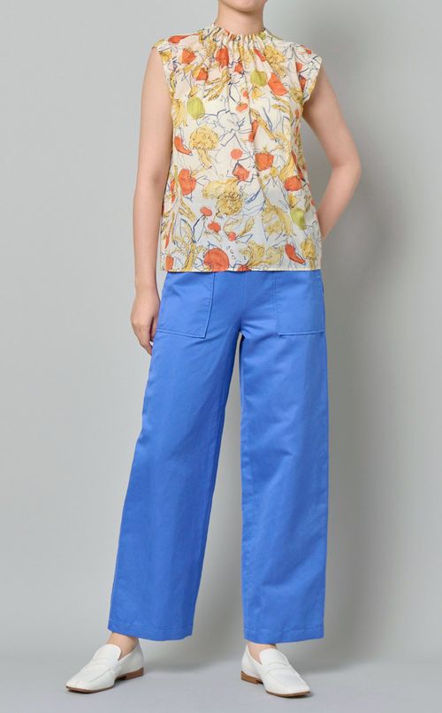 フラワーギャザーネックブラウス