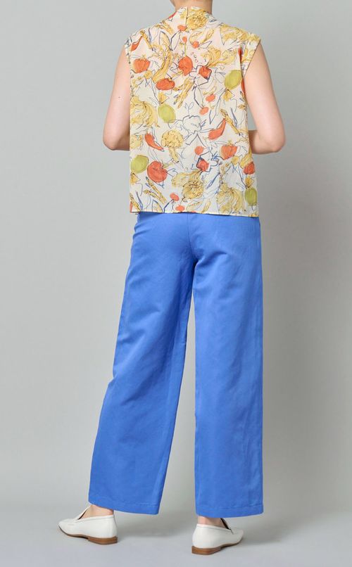 フラワーギャザーネックブラウス