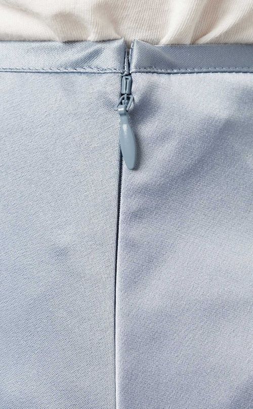 サテンアシンメトリースカート