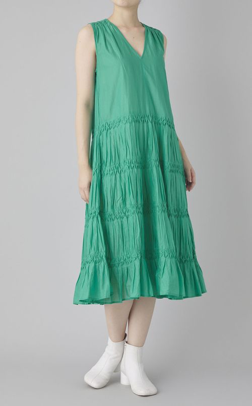 スモッキングフレアワンピース