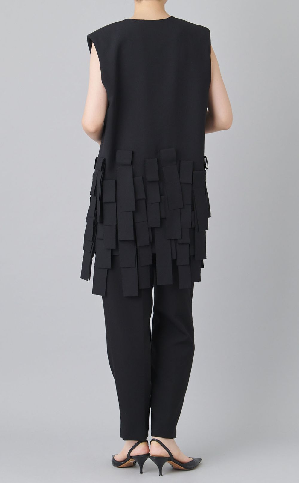 Vネックフリンジジレブラウス