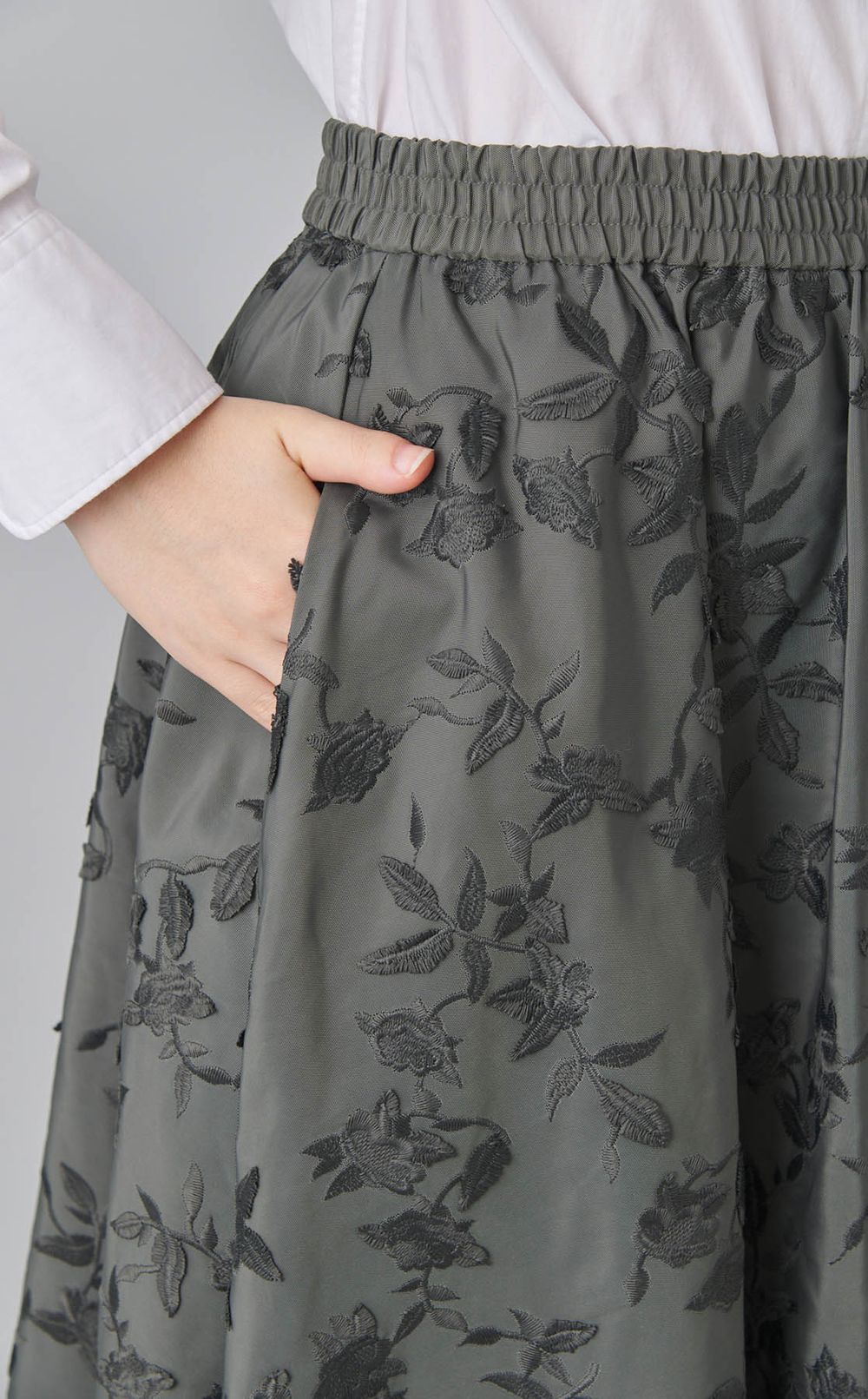 フラワーエンブロイダリーギャザースカート