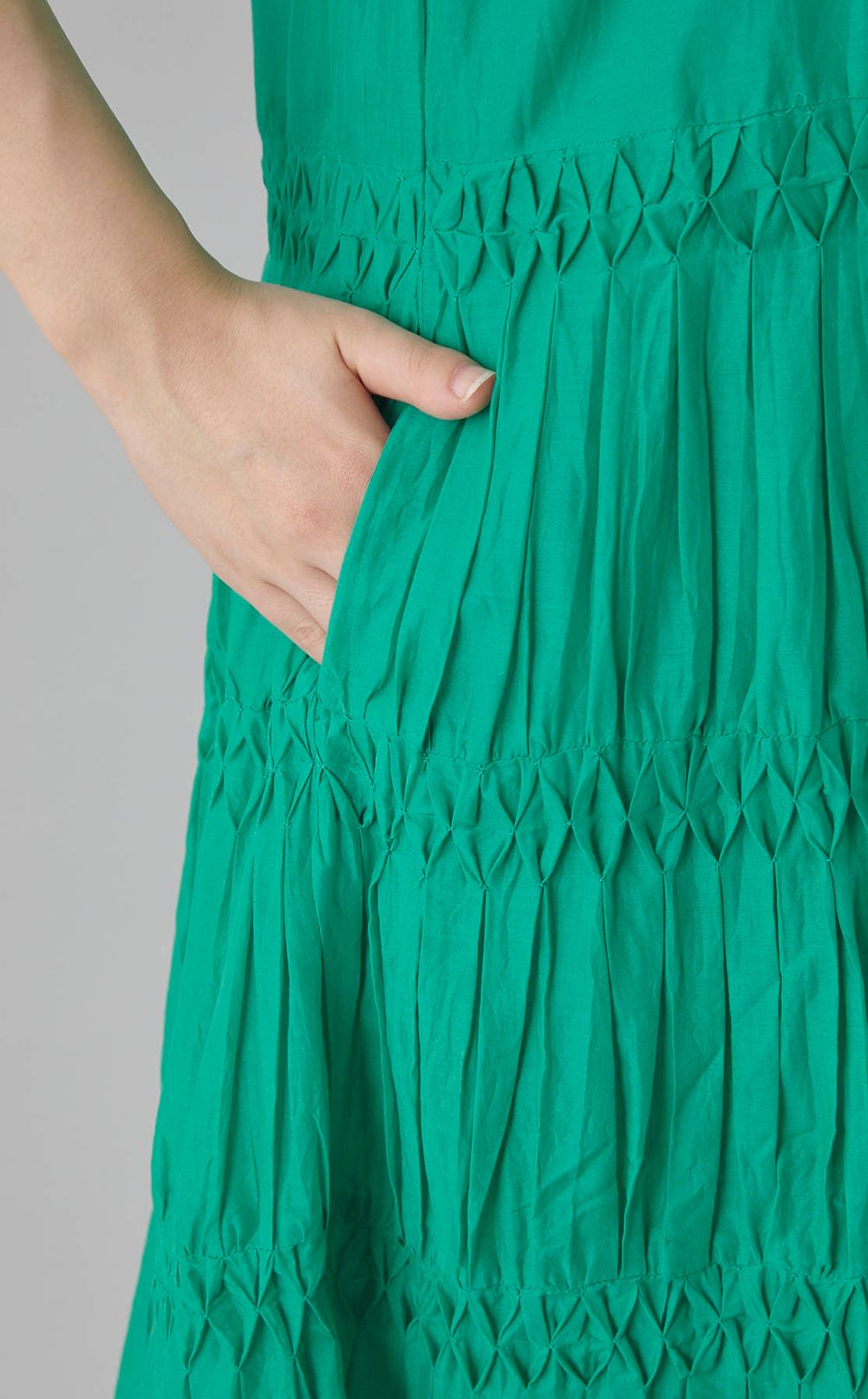 スモッキングフレアワンピース