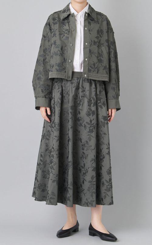 フラワーエンブロイダリーショートブルゾン