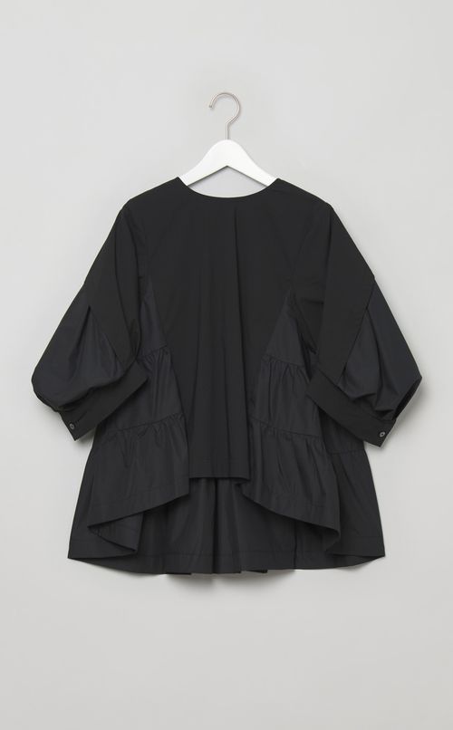 バックティアードボリュームブラウス