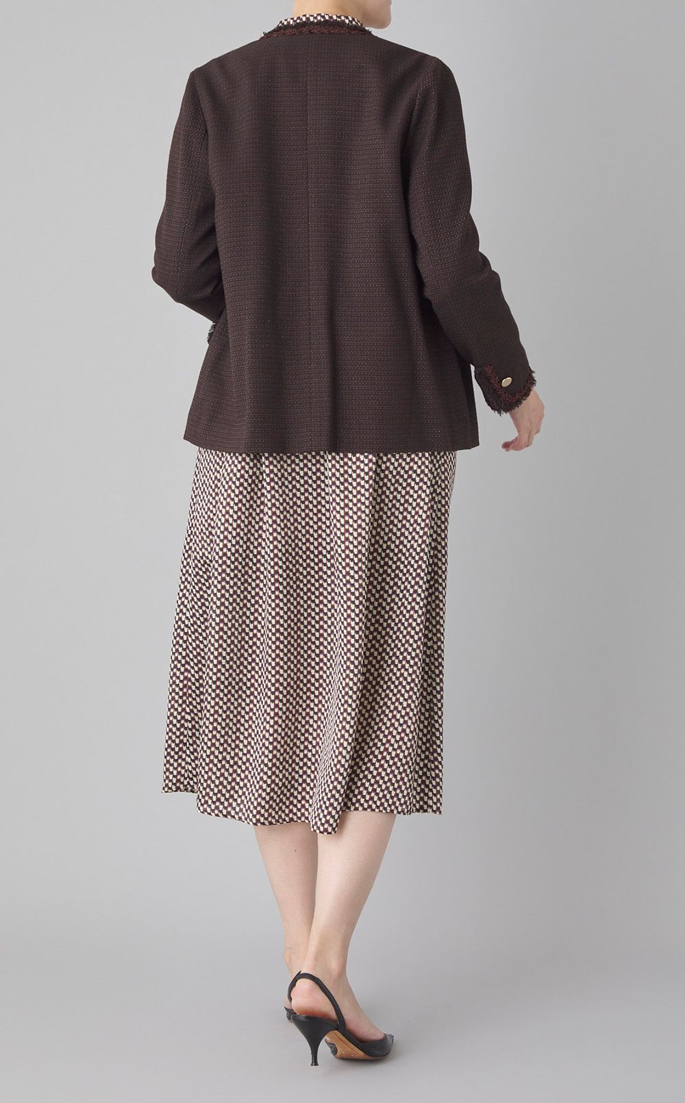 パイピングノーカラージャケット