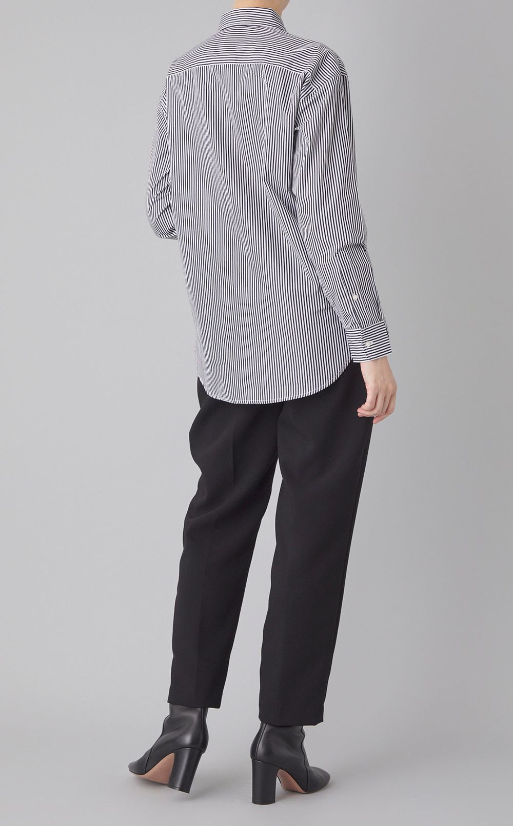 ロゴ刺繍ストライプシャツ