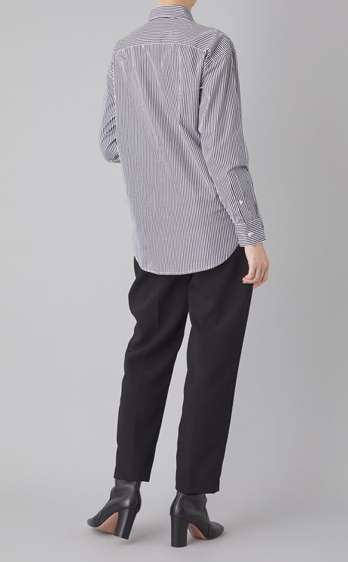 ロゴ刺繍ストライプシャツ