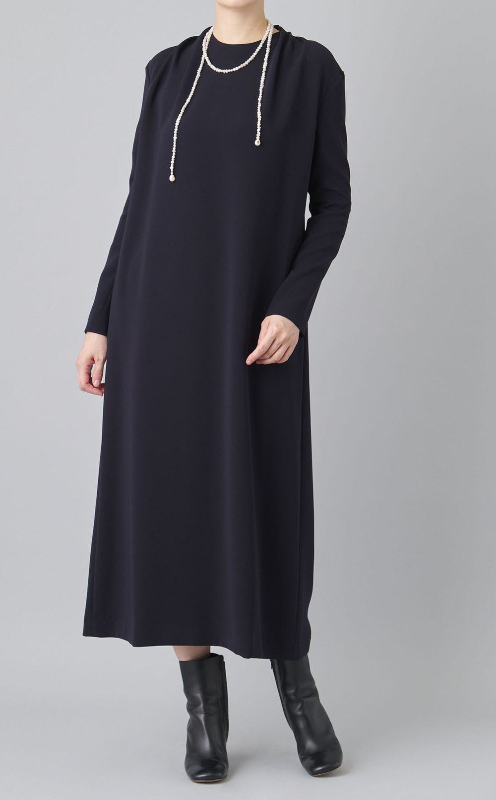 タックネックワンピース