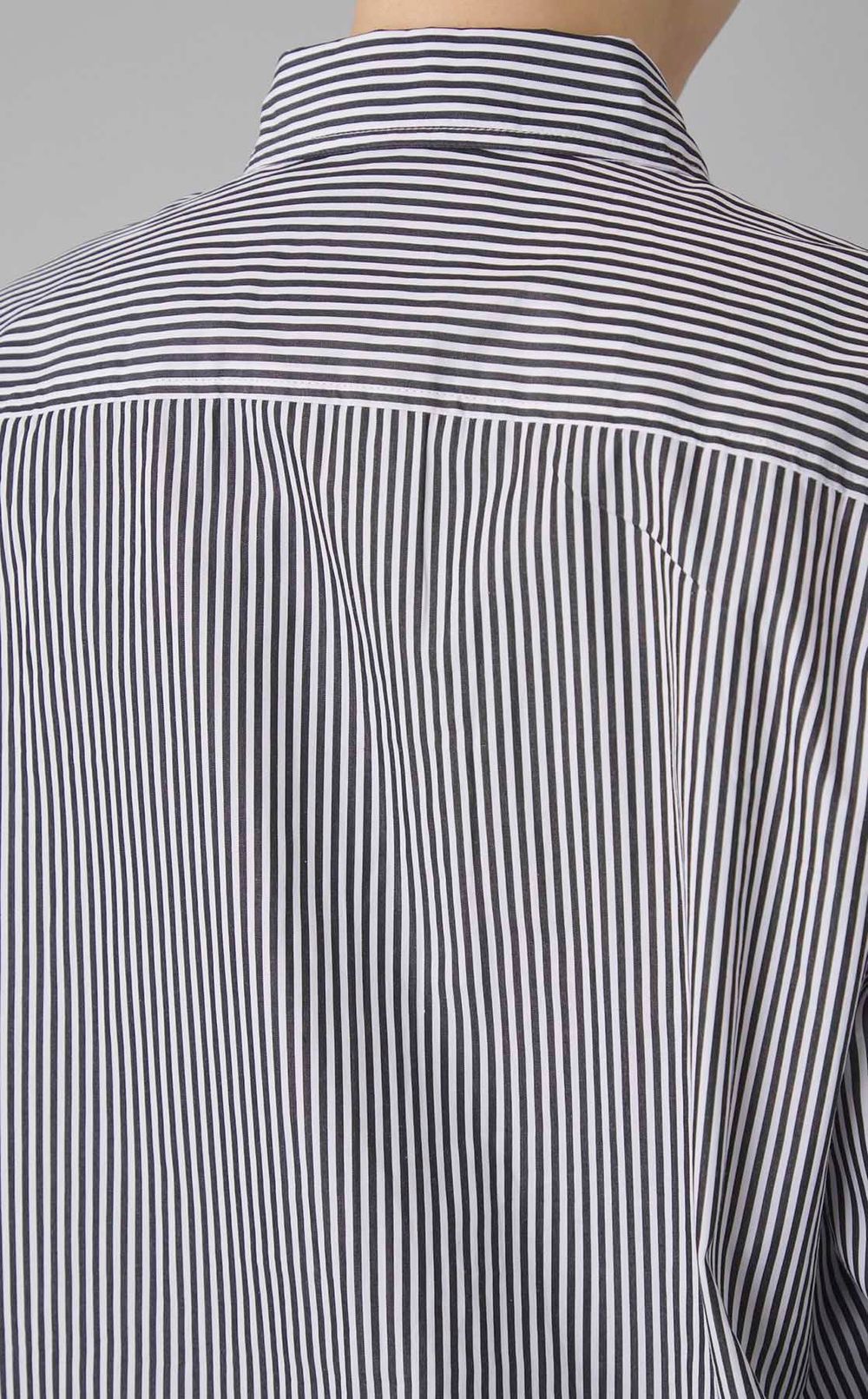 ロゴ刺繍ストライプシャツ