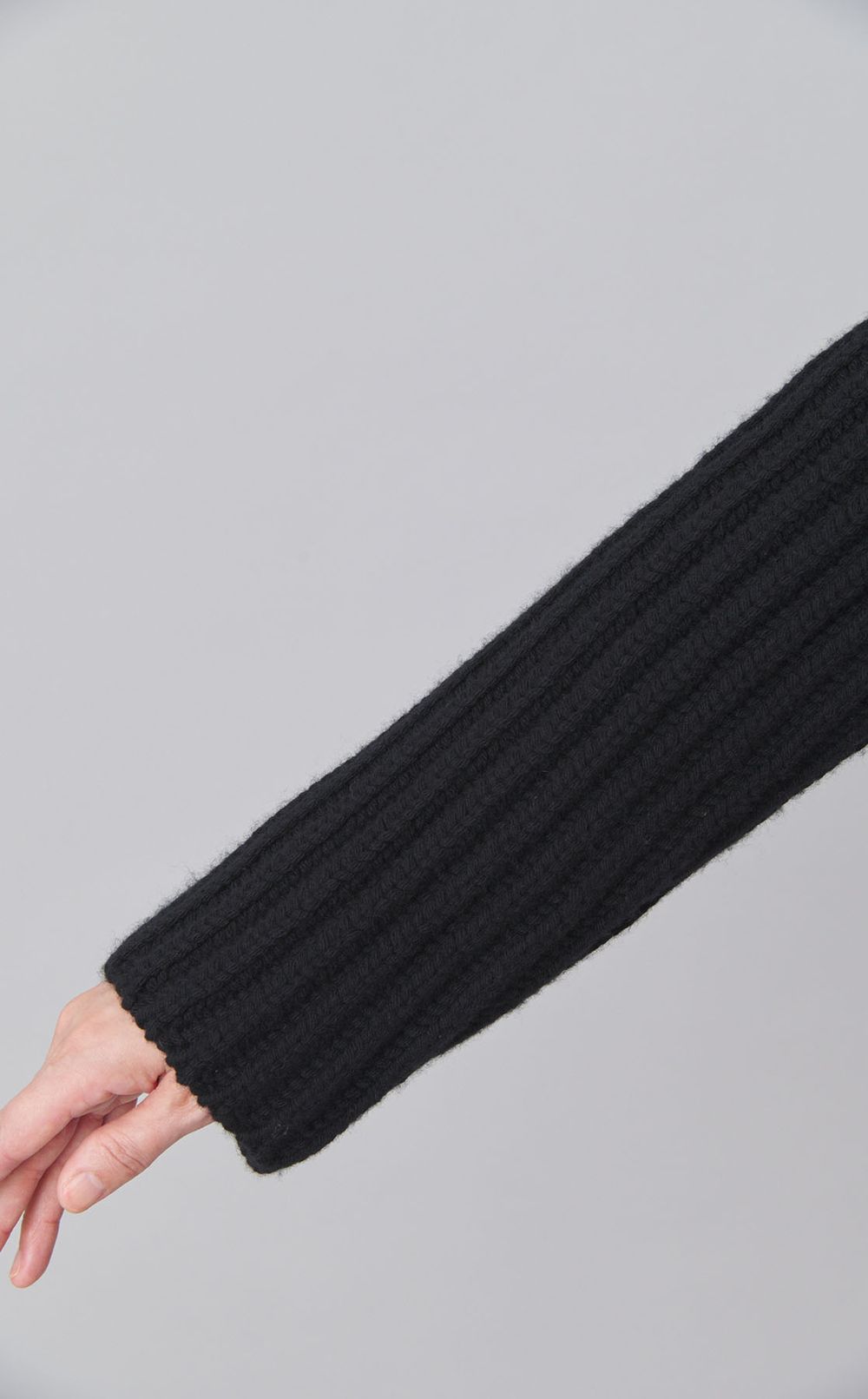 フェルトウールジップアップニット