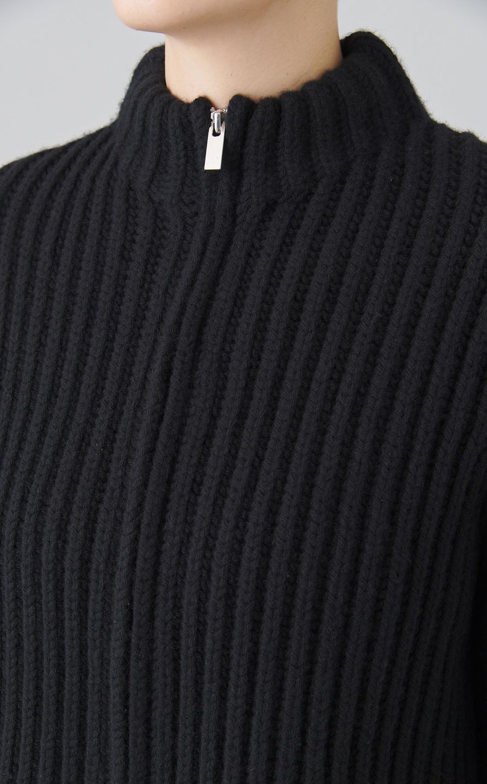 フェルトウールジップアップニット