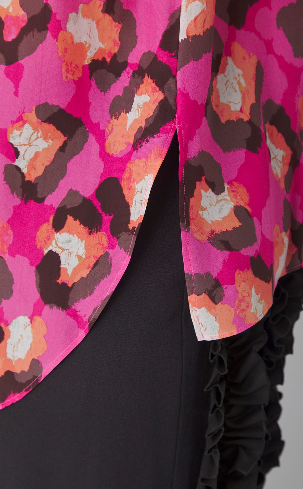 レオパードプリントブラウス