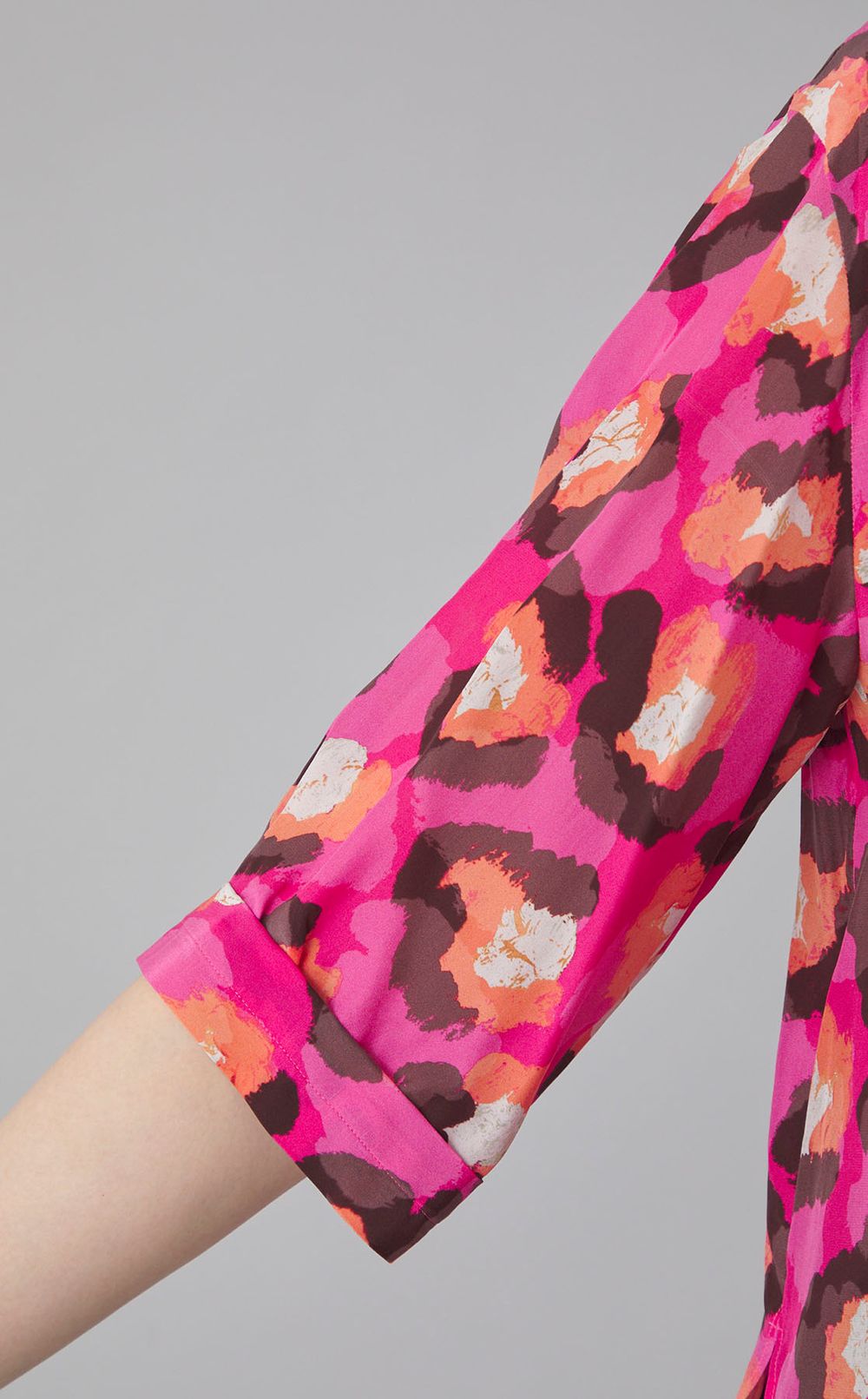 レオパードプリントブラウス