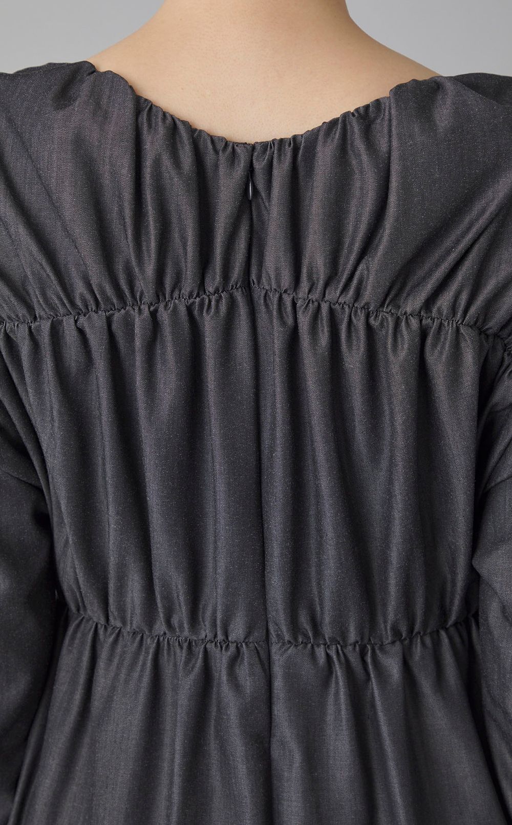 シャンブレーギャザースリーブワンピース