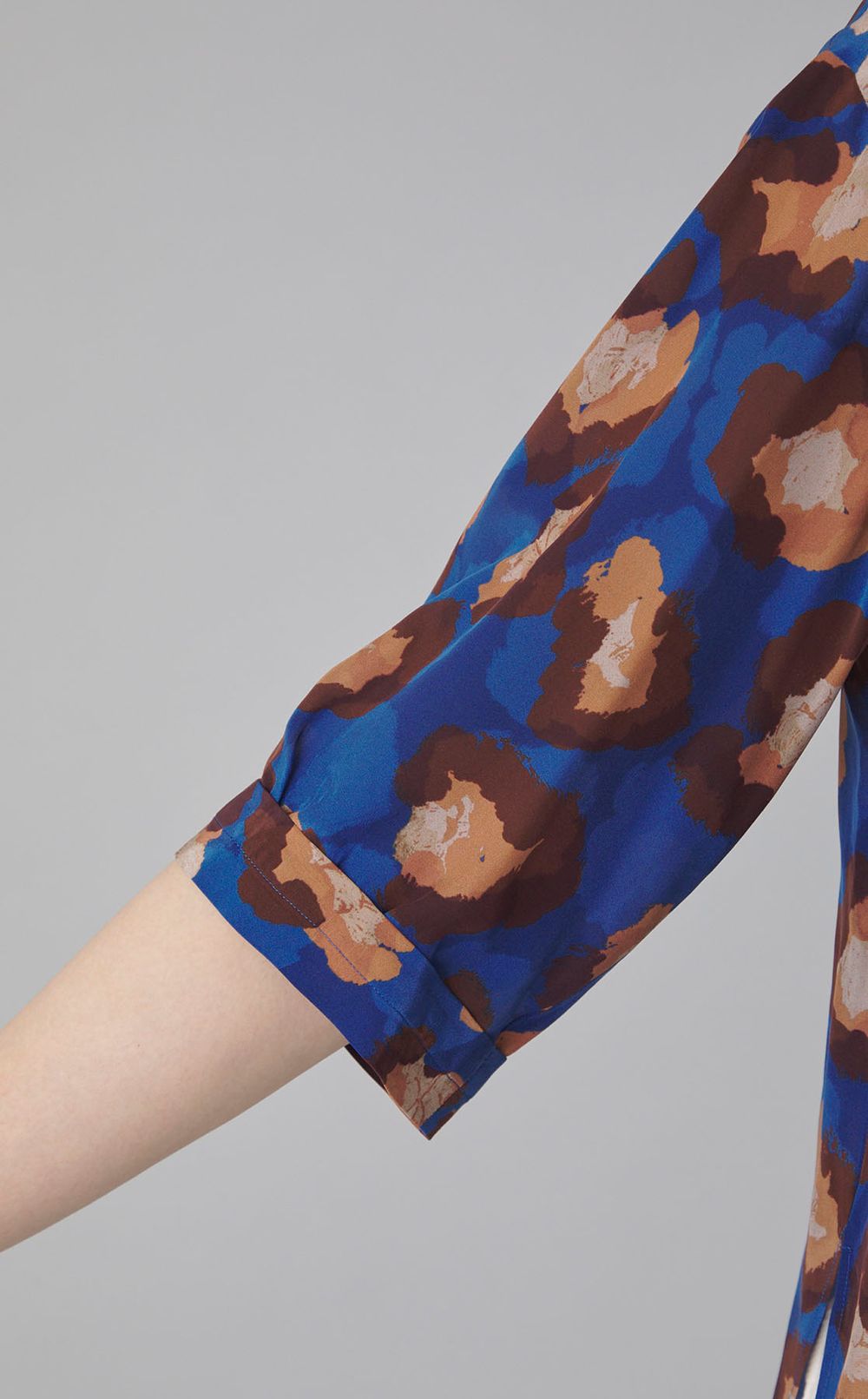 レオパードプリントブラウス