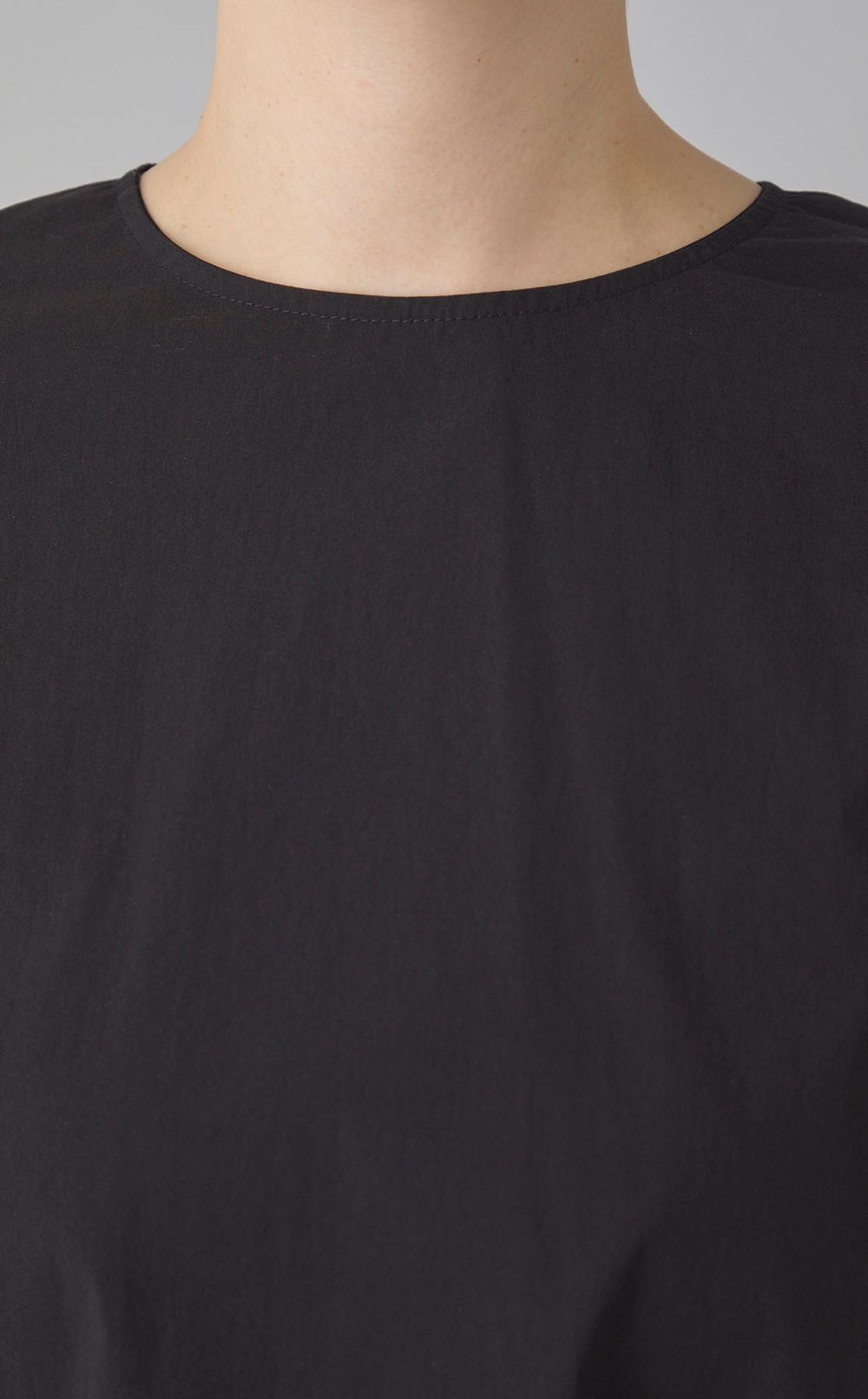 バックティアードボリュームブラウス