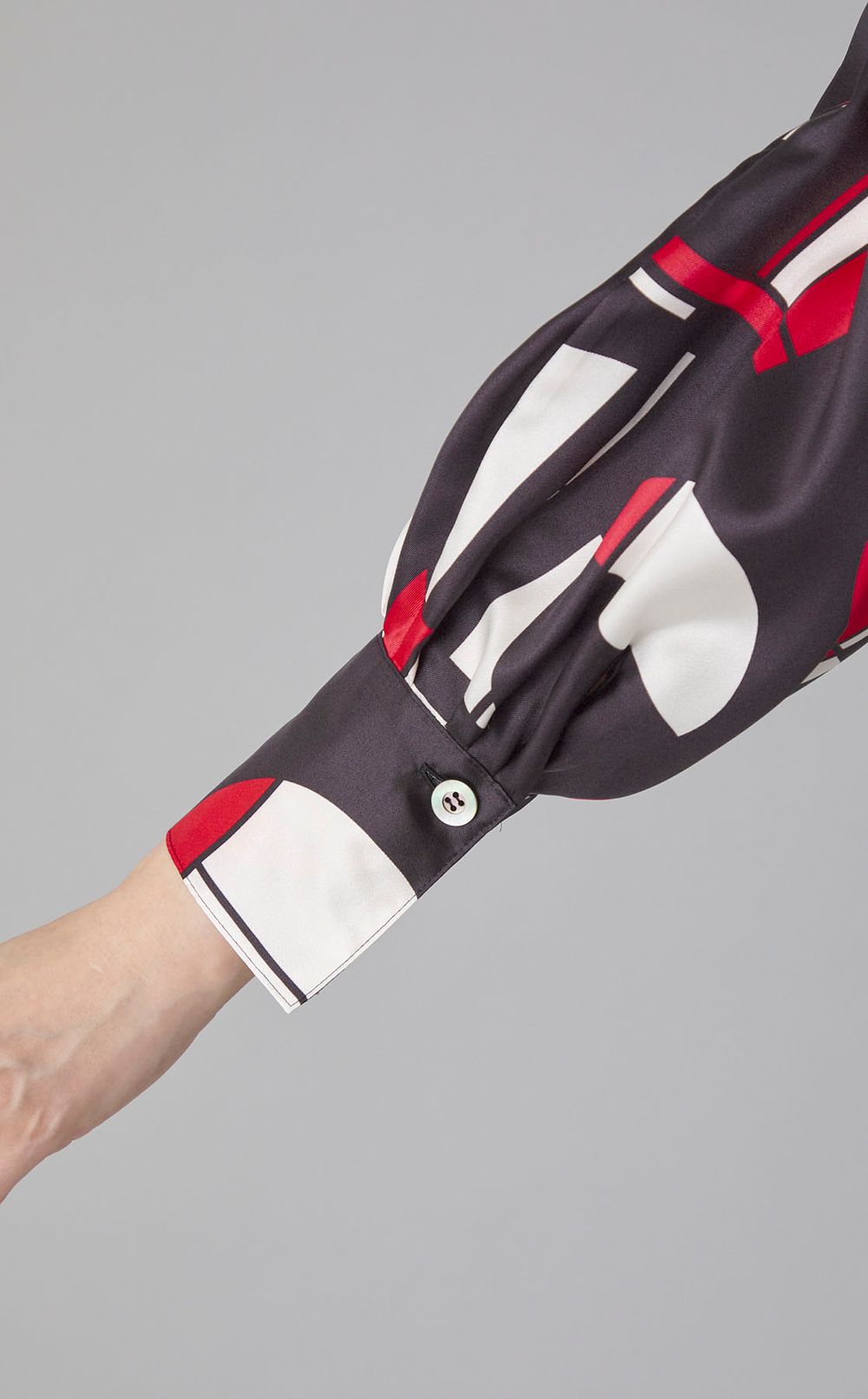 プリントショートボウタイブラウス