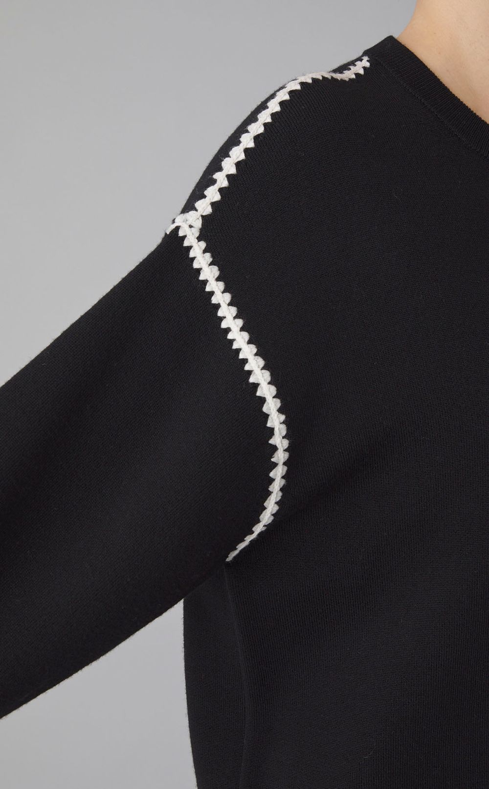 配色ステッチニットプルオーバー