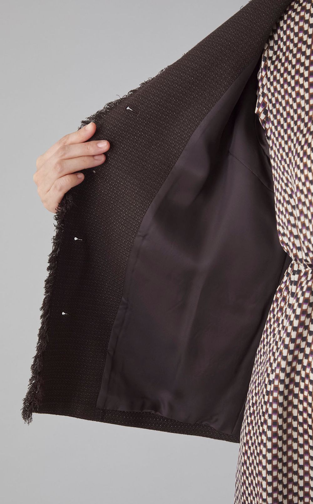 パイピングノーカラージャケット